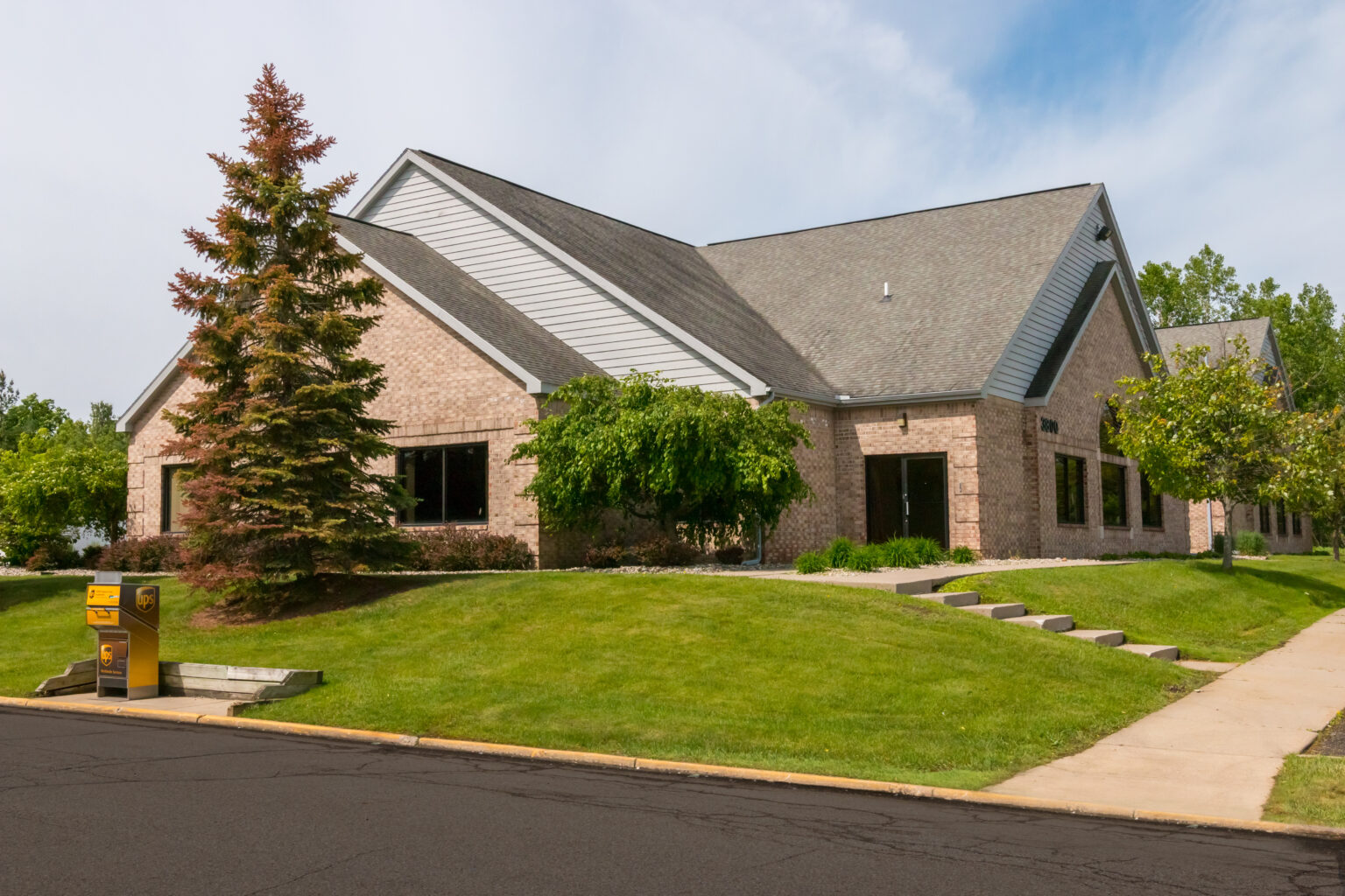 3800 Heritage Office Park in Okemos, MI Eyde Company